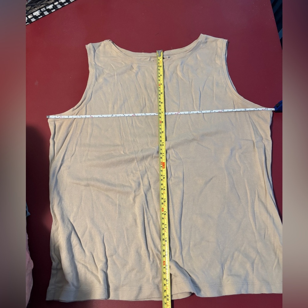 Sleeveless Tank Top in Light Beige -M